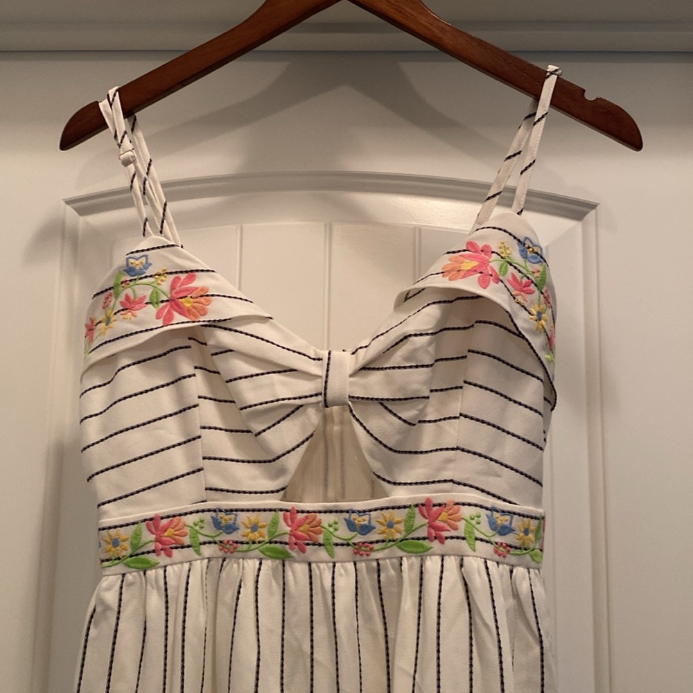 Foxiedox Dress - Picture 2 of 4